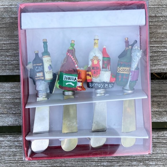 Vintage "Cocktail Bottles" Cheese Spreaders - Set of 4 - Picture 6 of 7